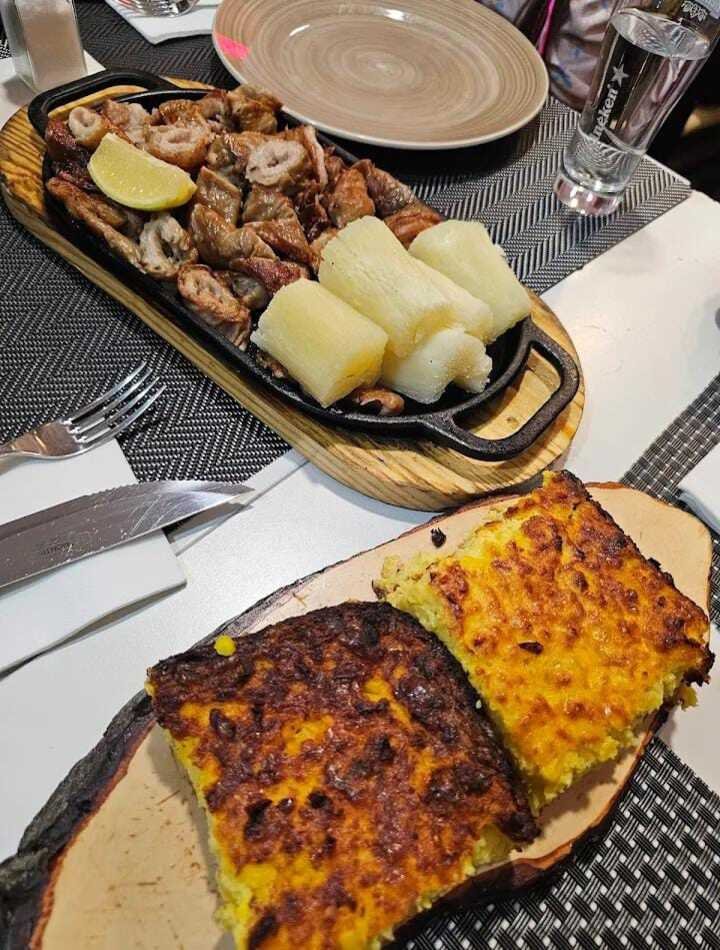Parrillada y chipa guazú